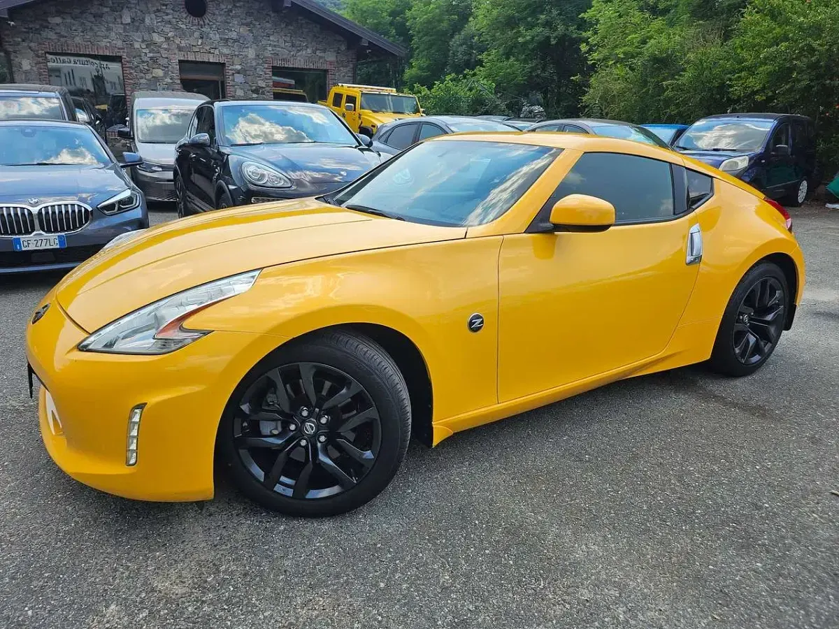 Usata Nissan 370Z 328 CV (241 kW) 2017 Giallo Coupé