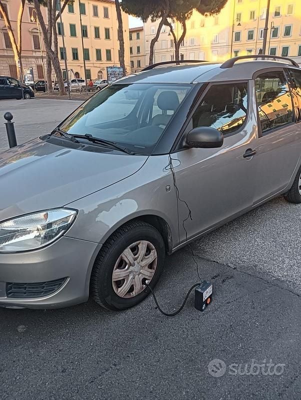 Usata Skoda Roomster 70 CV (51 kW) 2012 Grigio Monovolume