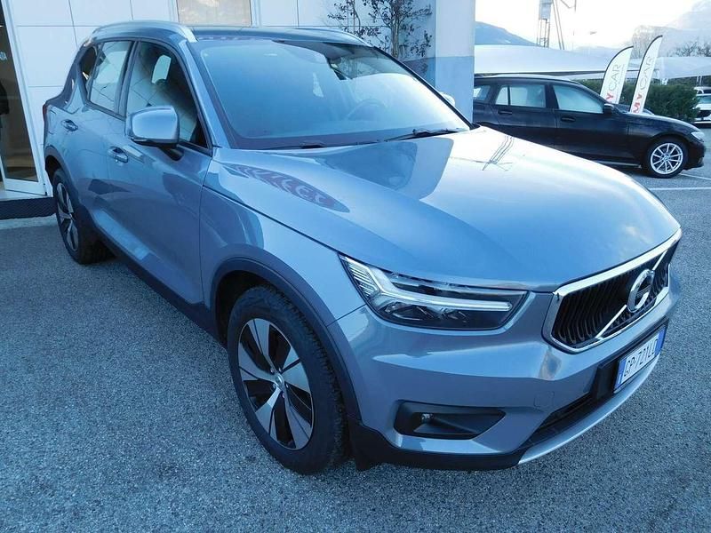 Usata Volvo XC40 Momentum 197 CV (144 kW) 2020 Grigio SUV
