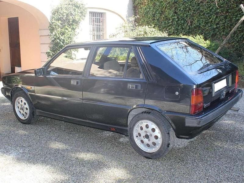 Usata Lancia Delta 140 CV (102 kW) 1990 Nero Utilitaria