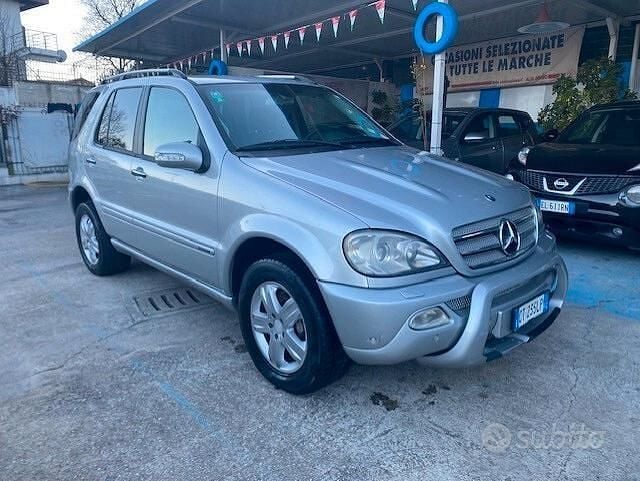 Usata Mercedes ML270 Classic 163 CV (119 kW) 2005 Grigio SUV