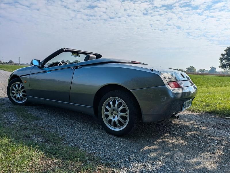 Usata Alfa Romeo 2000 2000 Grigio Cabrio