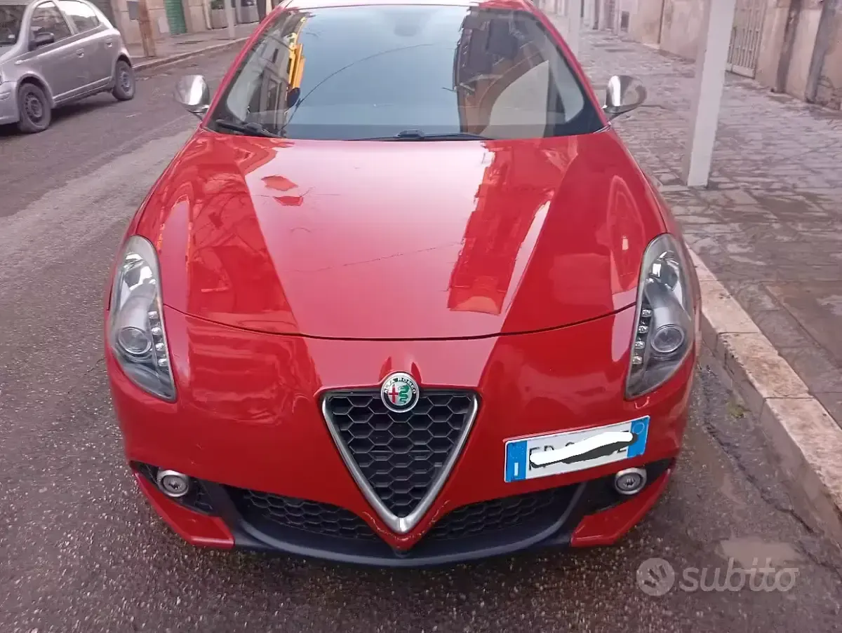 Usata Alfa Romeo Giulietta 120 CV (88 kW) 2018 Rosso Utilitaria