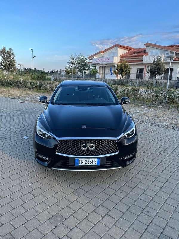 Nero Usata 2018 Infiniti Q30 Business Due volumi | 14.200 € (Buon prezzo) - Immagine 1/4
