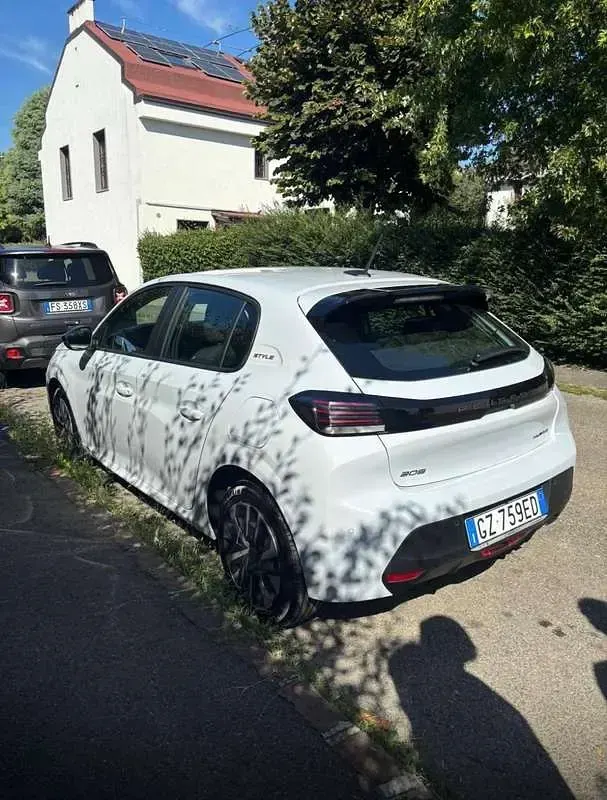 Usata Peugeot 208 Style 110 CV (80 kW) 2025 Utilitaria