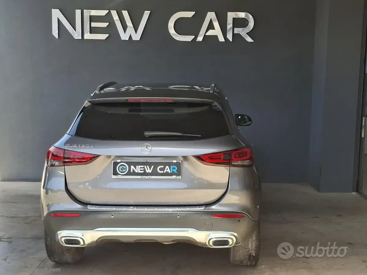 Usata Mercedes GLA180 116 CV (85 kW) 2023 Grigio SUV