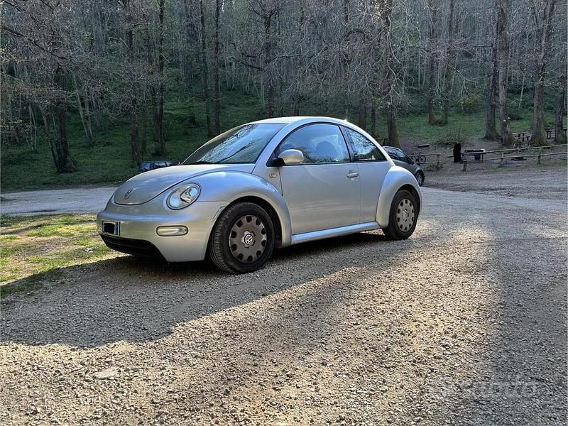 Usata VW New Beetle 90 CV (66 kW) 2002 Grigio Utilitaria