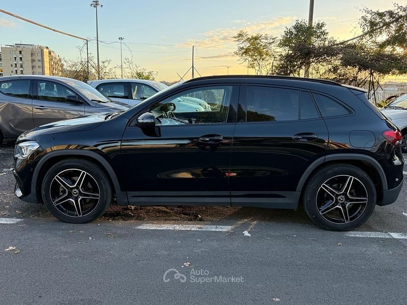 Usata Mercedes GLA200 Premium 150 CV (110 kW) 2022 Nero SUV