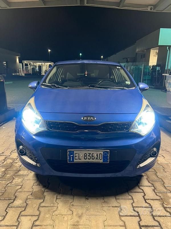 Usata Kia Rio 75 CV (55 kW) 2012 Blu Berlina