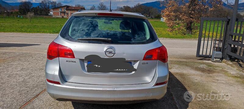 Usato 2012 Opel Astra 1.7 Diesel 82 CV (4.500 €)