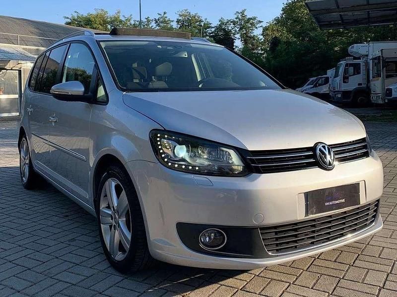 Argento Usata 2013 VW Touran Highline Monovolume | 11.200 € (Molto cara) - Immagine 1/4