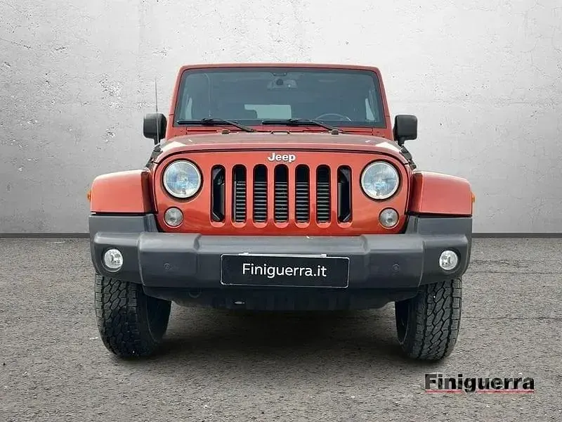 Usata Jeep Wrangler Sahara 200 CV (147 kW) 2014 Arancione SUV