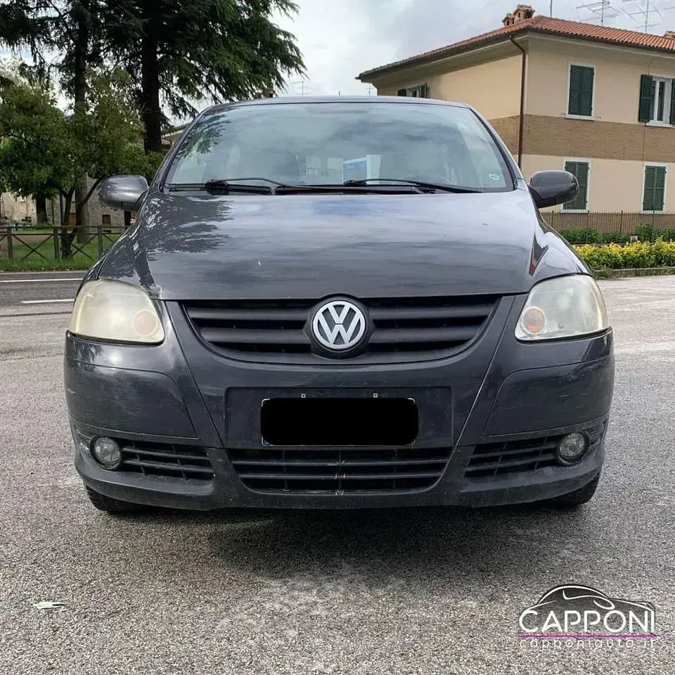 Usata VW Fox 69 CV (50 kW) 2008 Grigio scuro Utilitaria