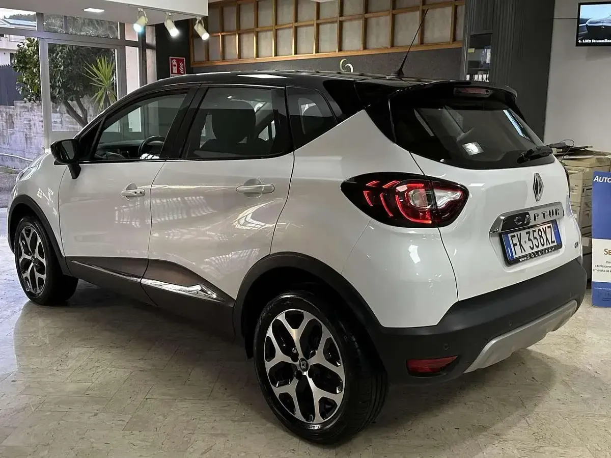 Usata Renault Captur Zen 110 CV (80 kW) 2017 Bianco madreperla SUV