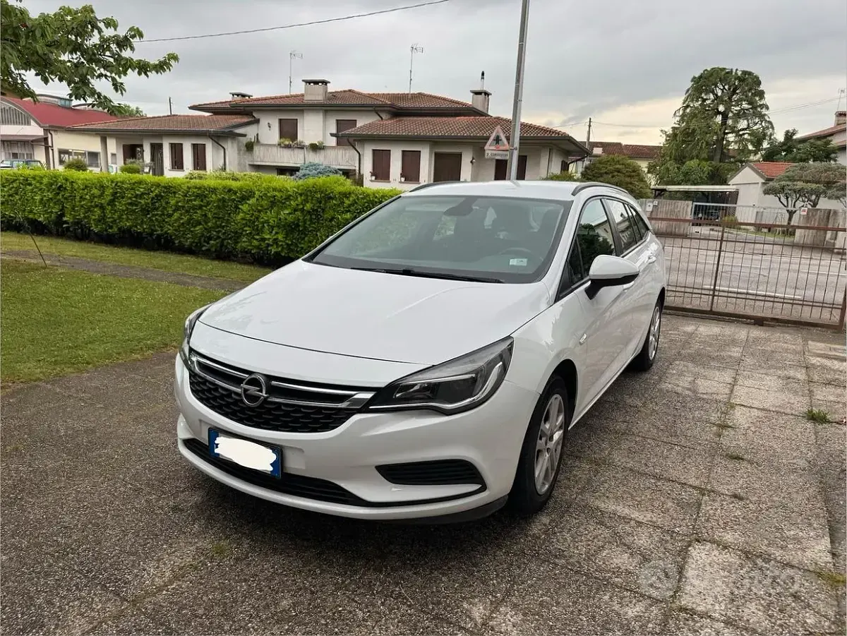 Usata Opel Astra 101 CV (74 kW) 2016 Bianco Station wagon