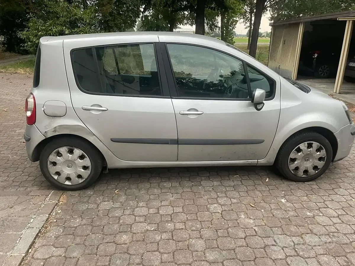Usata Renault Modus 85 CV (62 kW) 2007 Grigio Monovolume