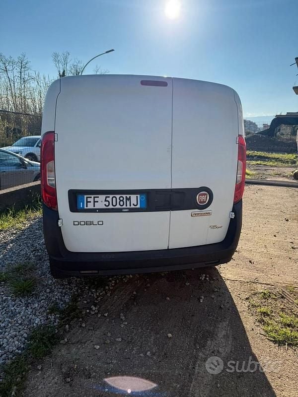Usata Fiat Doblò 105 CV (77 kW) 2016 Bianco Monovolume