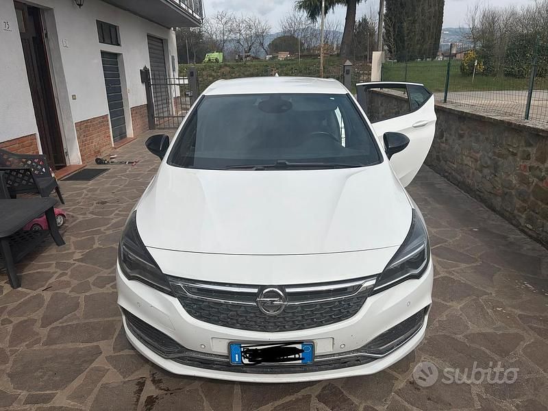 Usata Opel Astra 136 CV (100 kW) 2017 Bianco Berlina