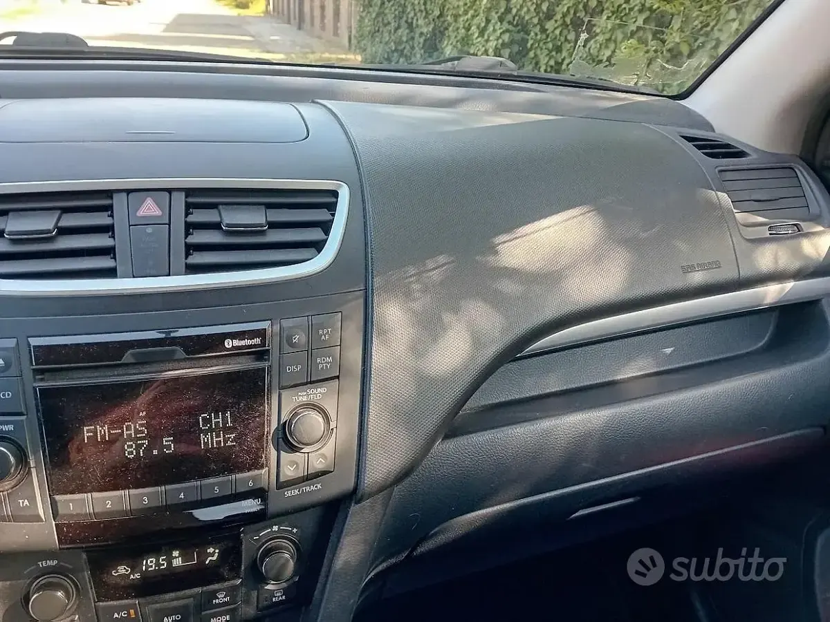 Usata Suzuki Swift 94 CV (69 kW) 2012 Bianco Utilitaria