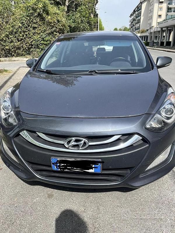Usata Hyundai i30 Comfort 120 CV (88 kW) 2016 Grigio Berlina