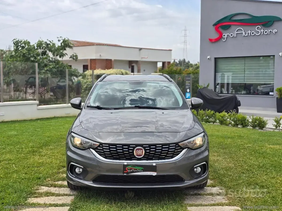 Usata Fiat Tipo Lounge 120 CV (88 kW) 2017 Grigio Station wagon