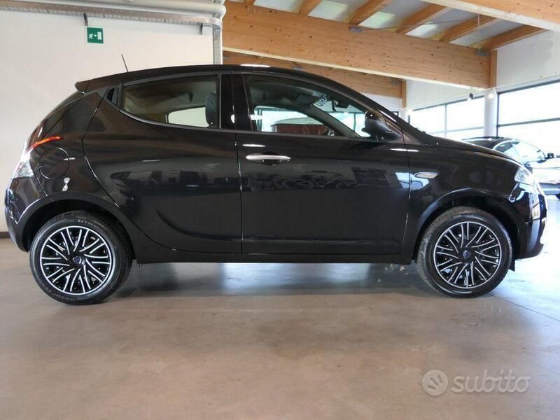 Usata Lancia Ypsilon S 69 CV (50 kW) 2024 Bianco Utilitaria