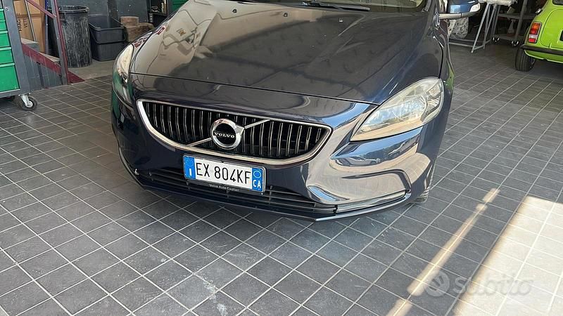 Usata 2017 Volvo V40 Station wagon | 7000 € (Super prezzo) - Immagine 1/4