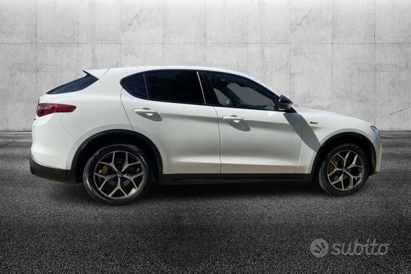 Usata Alfa Romeo Stelvio Sprint 201 CV (147 kW) 2020 Bianco SUV
