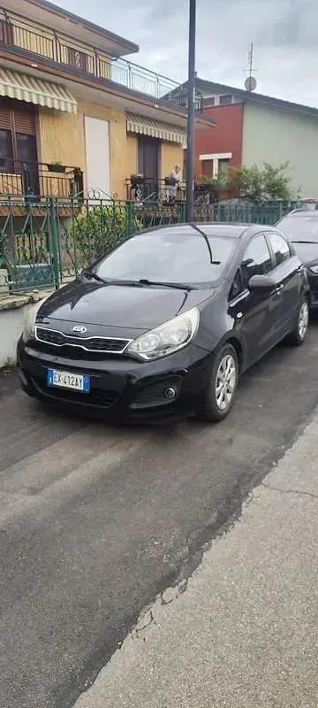 Usata Kia Rio Active 86 CV (63 kW) 2014 Berlina
