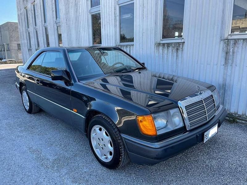 Usata Mercedes 200 122 CV (89 kW) 1991