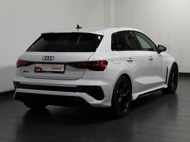 Usata Audi RS3 Sportback Ambiente 400 CV (294 kW) 2024 Bianco ghiaccio metallizzato Utilitaria