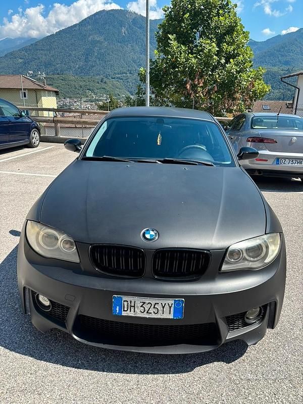 Usata BMW 118 143 CV (105 kW) 2007 Nero Utilitaria