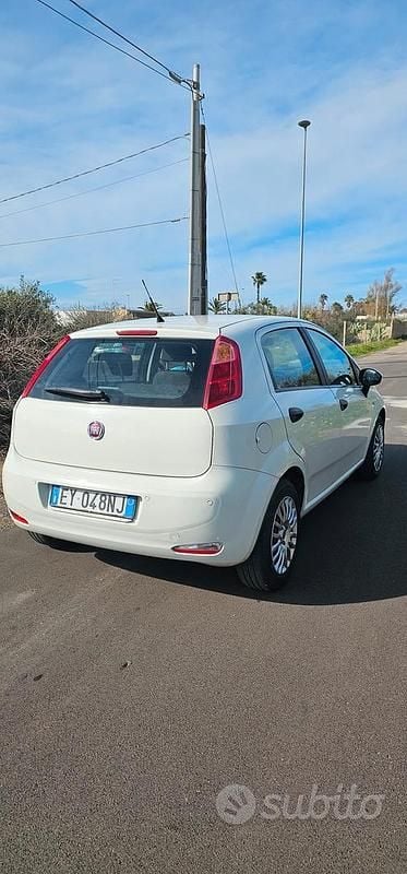 Usata Fiat Grande Punto 75 CV (55 kW) 2015 Utilitaria