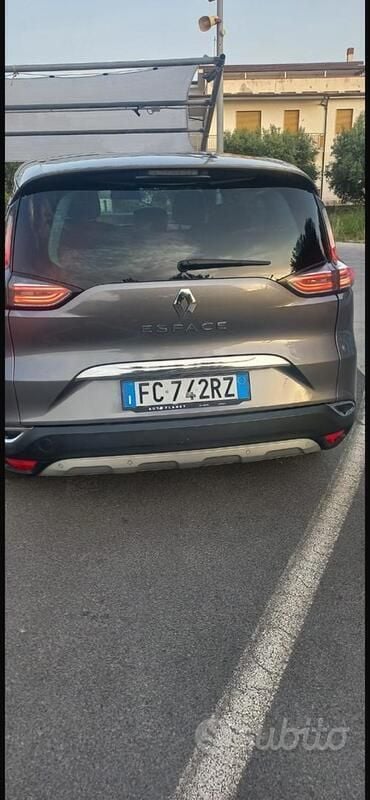 Usata Renault Espace 160 CV (117 kW) 2016 Grigio Monovolume