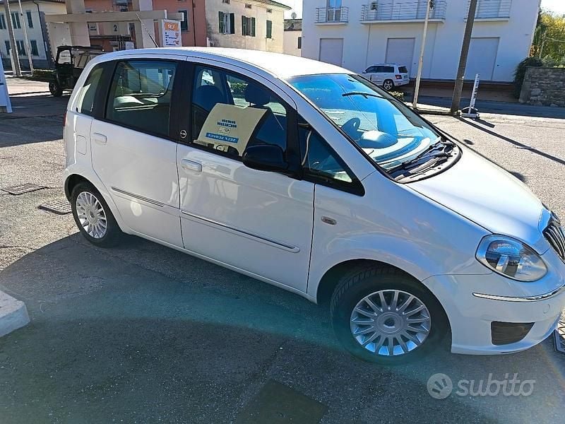 Usata Lancia Musa 2012 Bianco Monovolume