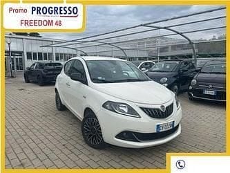 Usata Lancia Ypsilon Gold 69 CV (50 kW) 2023 Grigio Utilitaria
