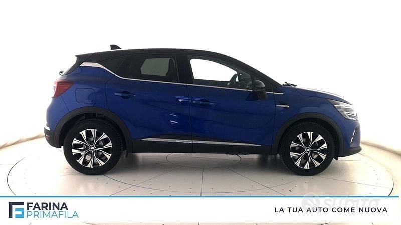 Usata Renault Captur Techno 91 CV (66 kW) 2024 Blu iron / tetto nero SUV