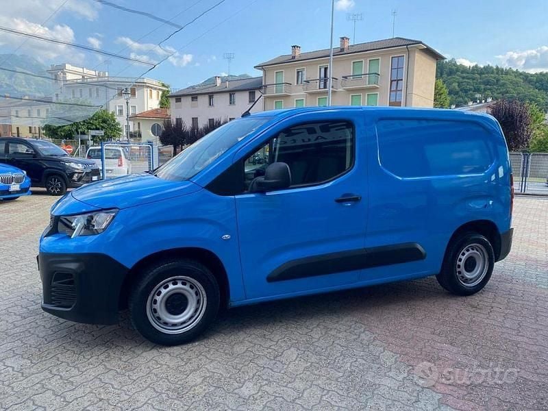 Usata Peugeot Partner Premium 99 CV (72 kW) 2019 Blu Monovolume