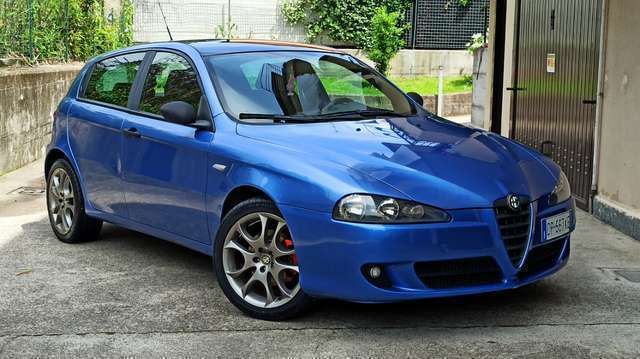 Venduto Alfa Romeo 147 BENZINA 105cv . auto usate in vendita