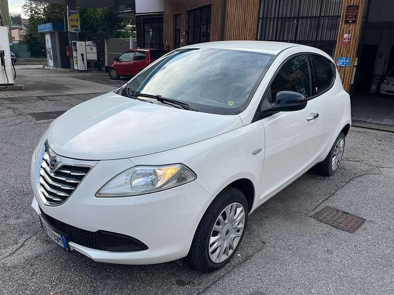 Bianco Usata 2013 Lancia Ypsilon Gold Due volumi | 4200 € (Ottimo prezzo) - Immagine 1/4