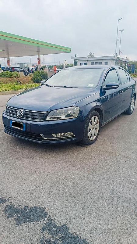 Usata VW Passat 105 CV (77 kW) 2014 Blu Berlina