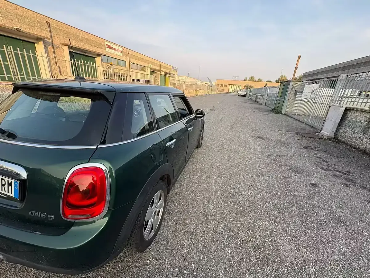 Usata Mini One D 95 CV (69 kW) 2015 Verde Utilitaria