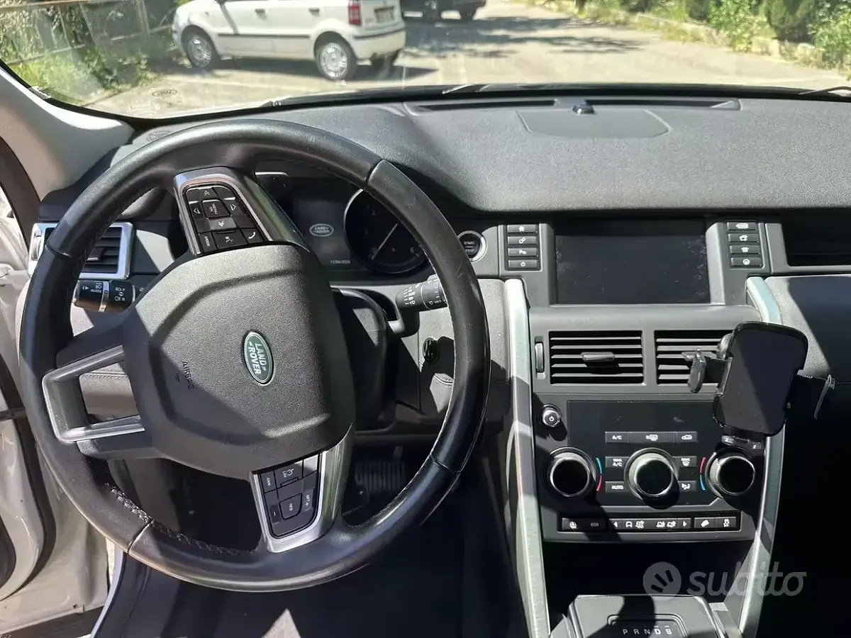 Usata Land Rover Discovery 5 150 CV (110 kW) 2019 Bianco SUV