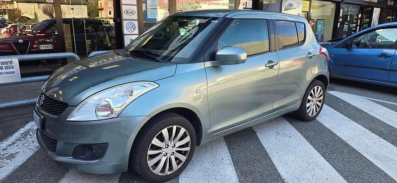 Verde Usata 2012 Suzuki Swift GL Due volumi | 4500 € (Buon prezzo) - Immagine 1/4