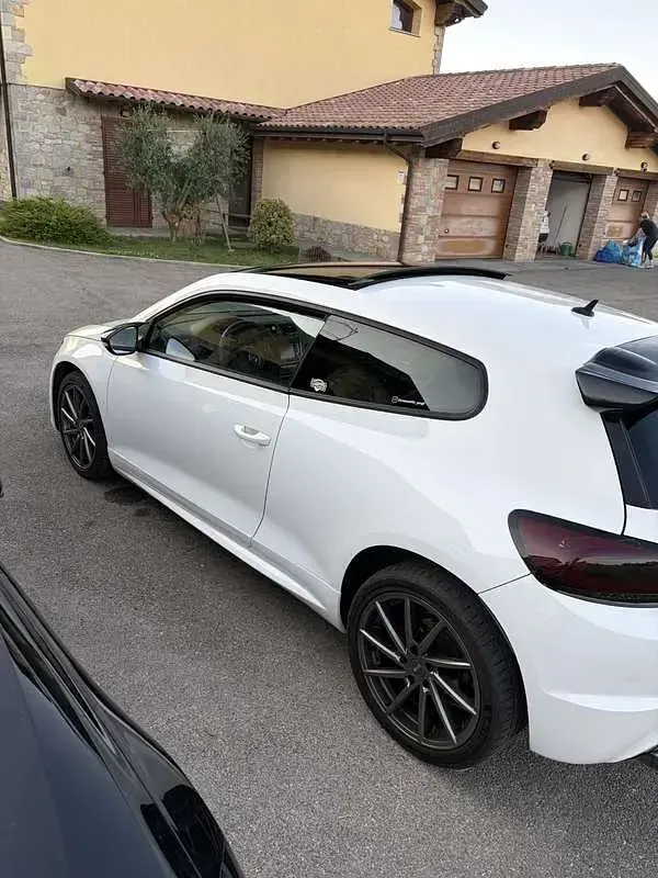 Usata VW Scirocco 140 CV (102 kW) 2010 Bianco Coupé
