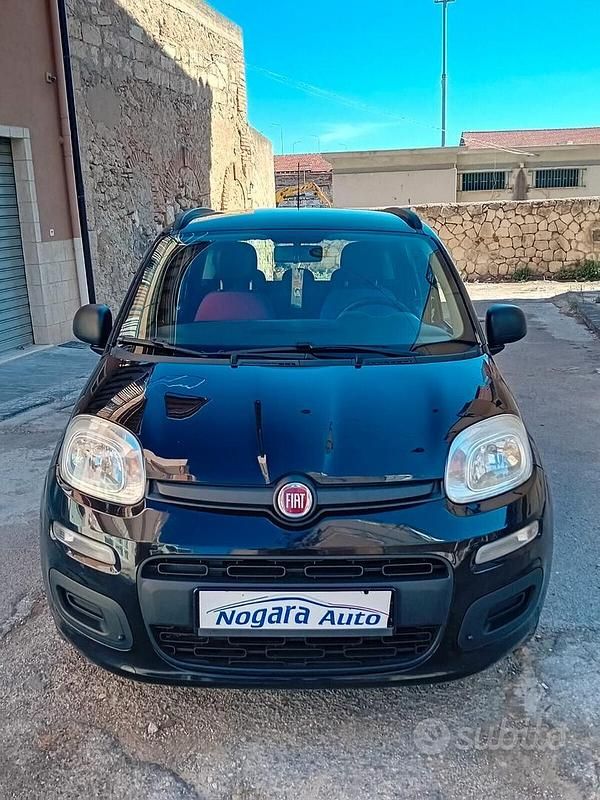 Usata Fiat Panda Easy 69 CV (50 kW) 2015 Nero Berlina