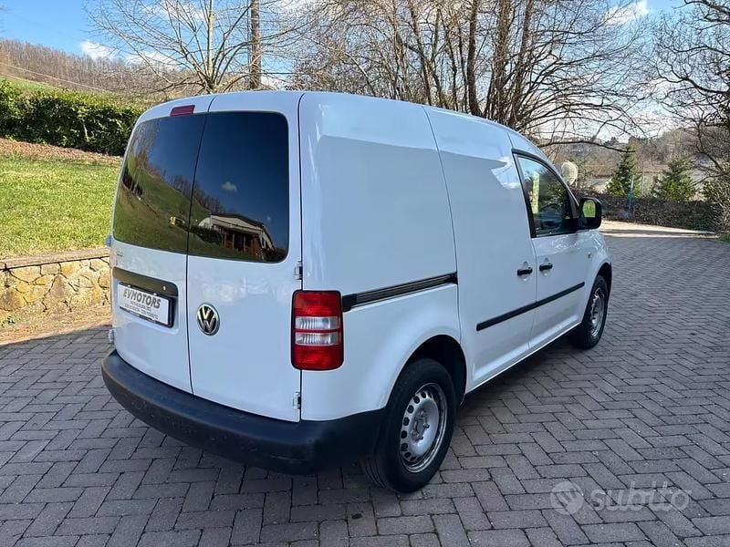 Usata VW Caddy 102 CV (75 kW) 2011 Bianco Monovolume