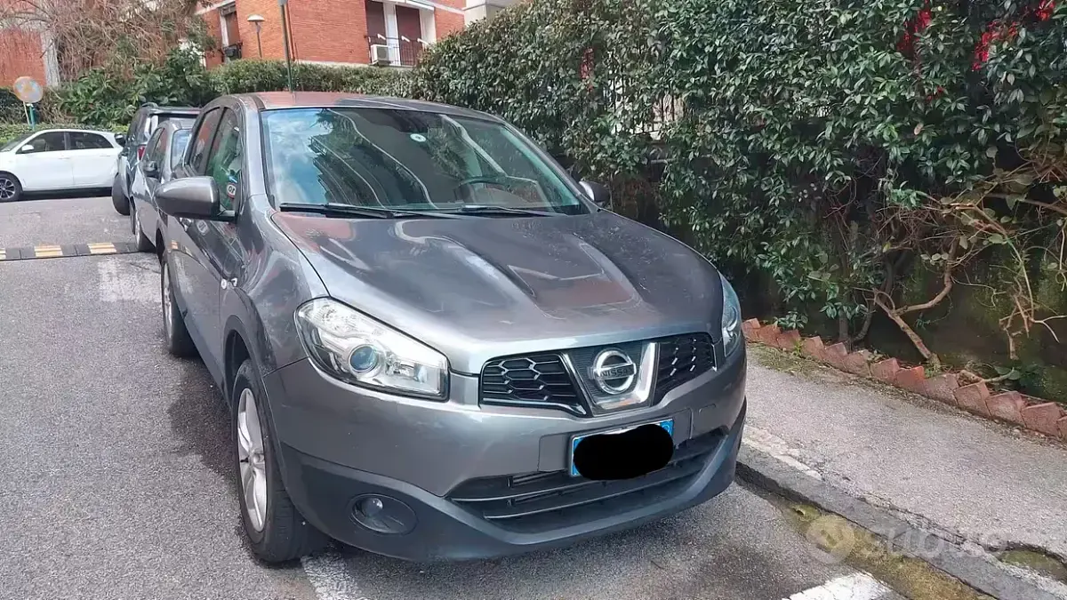 Usata Nissan Qashqai Acenta 131 CV (96 kW) 2011 Grigio SUV