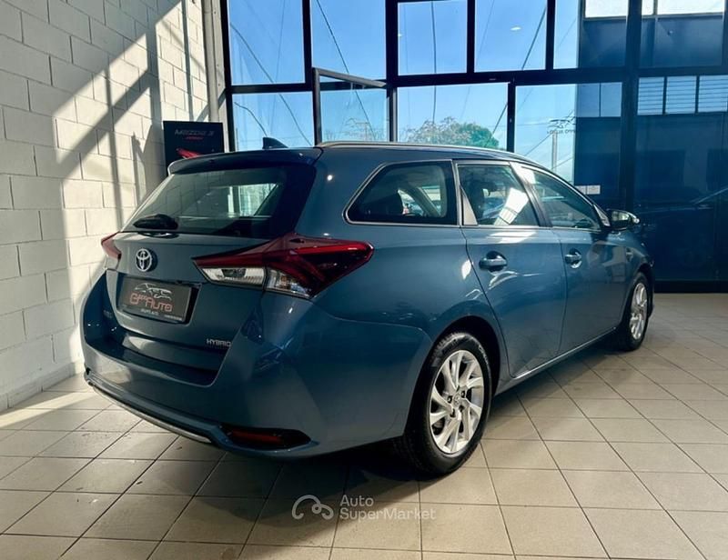 Usata Toyota Auris Hybrid Business Edition 99 CV (72 kW) 2019 Blu Station wagon