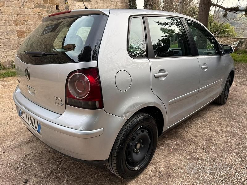 Usata VW Polo Comfortline 69 CV (50 kW) 2006 Grigio Utilitaria